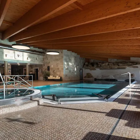 Village Hanuliak Hotel