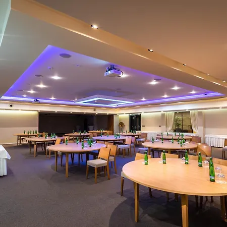 Village Hanuliak Hotel 4*