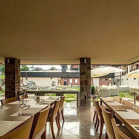 Village Hanuliak Hotel