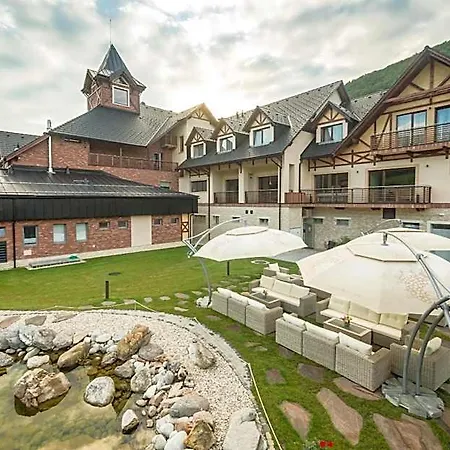 Village Hanuliak Hotel