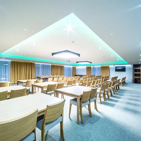 Village Hanuliak Hotell 4*