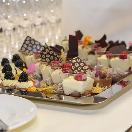 Village Hanuliak 酒店 4*