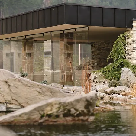 Village Hanuliak Hotel 4*