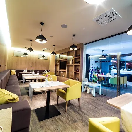 Hotel Village Hanuliak 4*