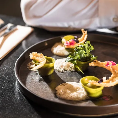 酒店 Village Hanuliak 4*