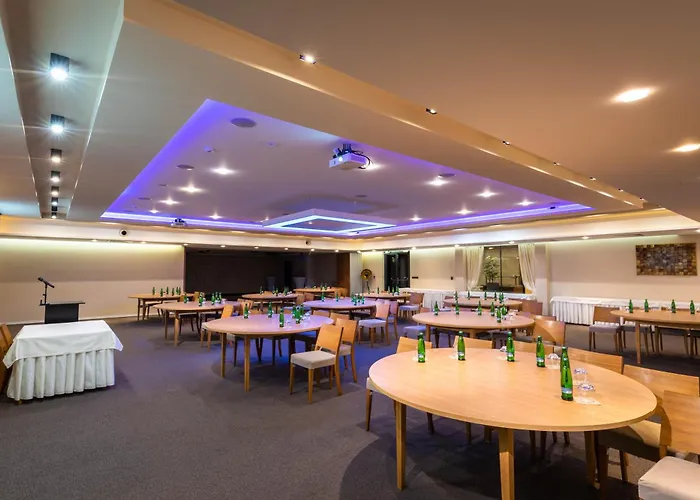 Village Hanuliak Отель 4*